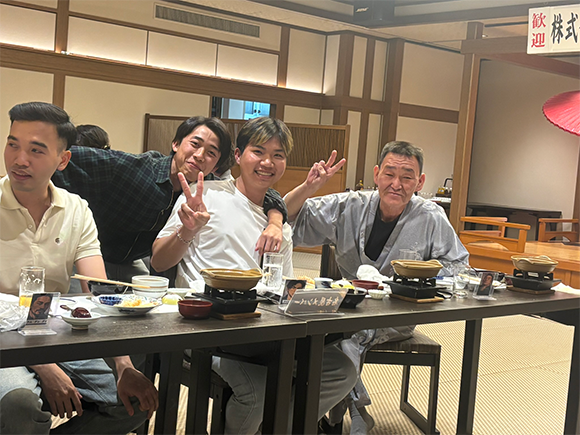 宴会場にて