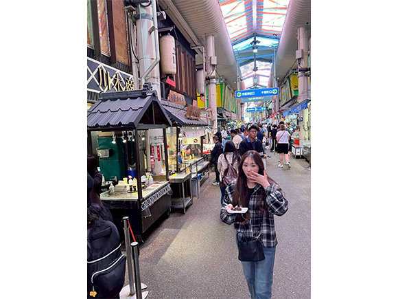 近江町市場で食べ歩き